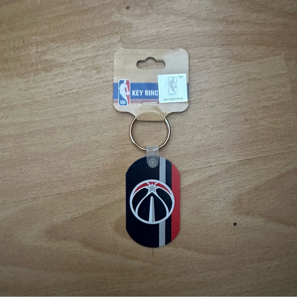 Washington Wizards Metal Wincraft NBA Keychain Red and Blue Stripe Team Logo